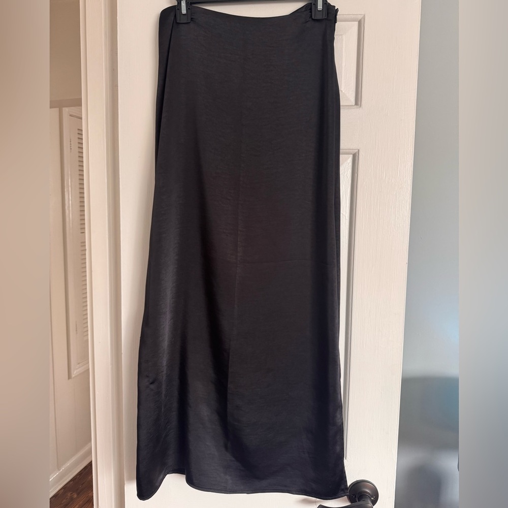 Long satin skirt with slit